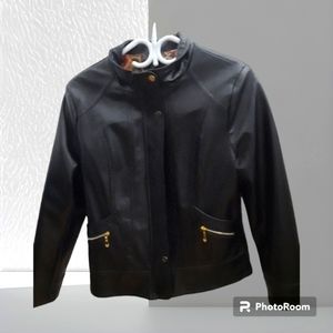 Women's black faux leather jacket with elciar closure size L